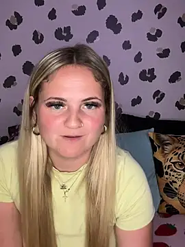 Juicy BabeXo online show from July 18, 8:55 pm