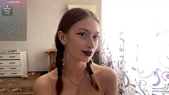 NicoleLouis online show from June 22, 9:06 am