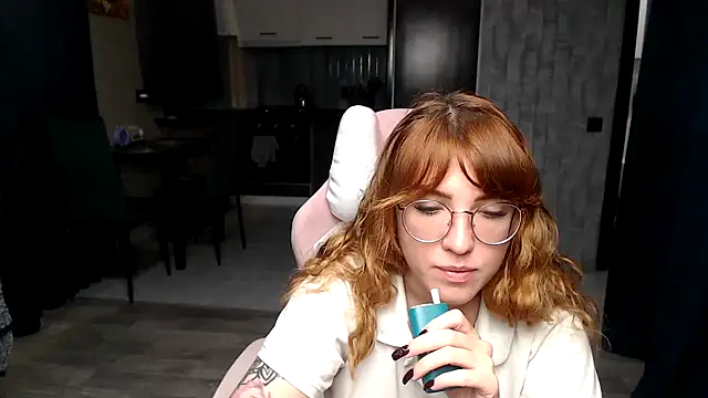 Reginasmilee online show from November 11, 5:36 am