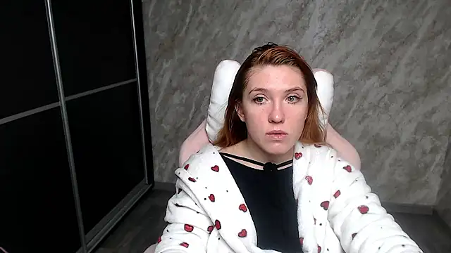 Reginasmilee online show from January 15, 4:40 am