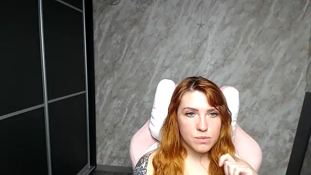 Reginasmilee online show from March 4, 1:39 pm