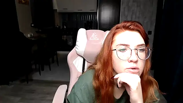 Reginasmilee online show from December 3, 1:41 am