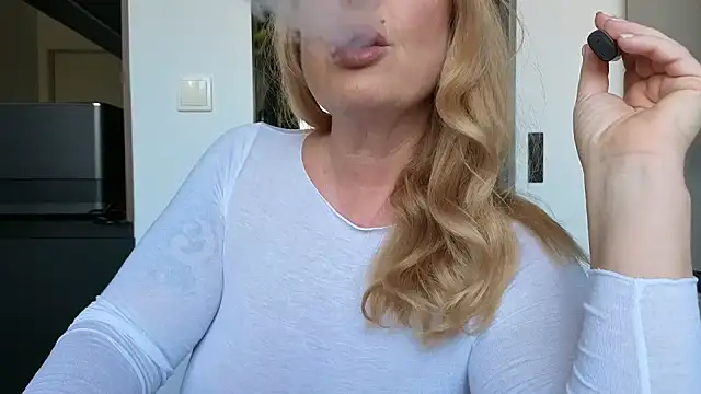 Snapshot of TammyJeann chatting on October 21, 9:46 am TammyJeann online show from October 21, 9:46 am