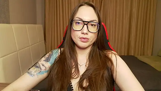 CarolineGlow  online show from July 20, 7:03 pm