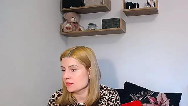 alisenties online show from March 11, 2:53 pm