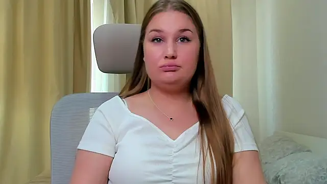 JennifferEwin online show from July 25, 11:39 am