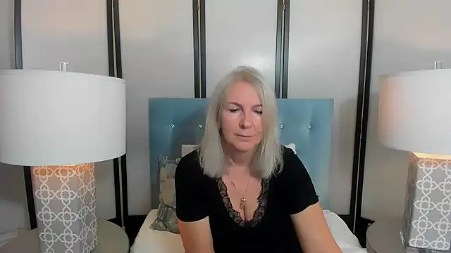 Snapshot of EricaTop chatting on October 6, 4:01 pm EricaTop online show from October 6, 4:01 pm