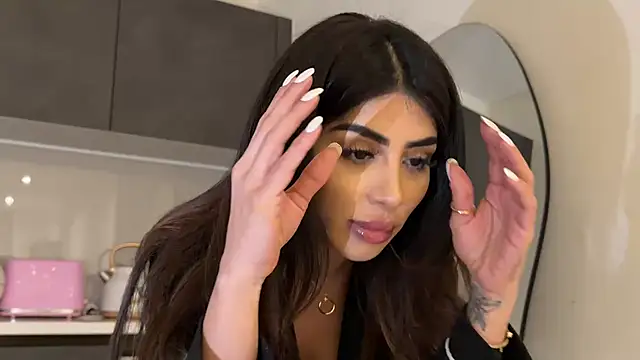 ArabicBarbie online show from May 1, 9:07 pm