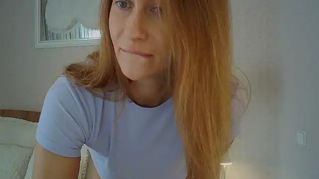 Snapshot of Luna_Hoty chatting on October 6, 10:10 am Luna Hoty online show from October 6, 10:10 am