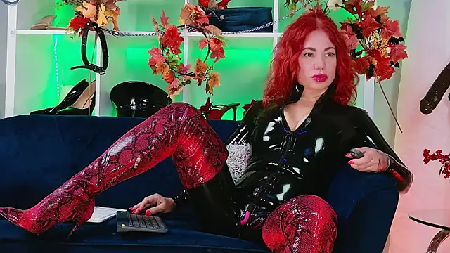 Snapshot of Ella__Kross chatting on September 25, 4:11 am Ella Kross online show from September 25, 4:11 am