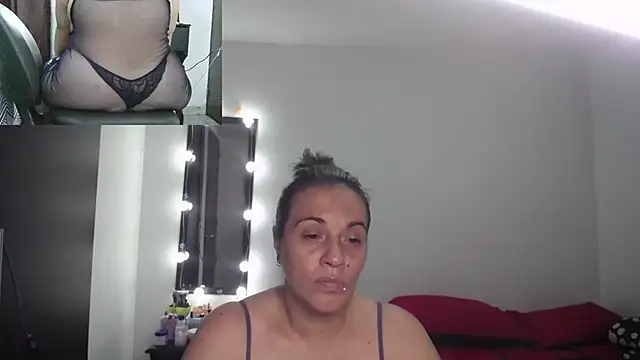 zoe hotxxx online show from September 11, 12:00 am