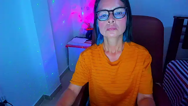 BrianaGarner online show from October 21, 8:57 pm