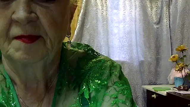 Snapshot of Emma52610 chatting on September 17, 6:22 am Emma52610 online show from September 17, 6:22 am