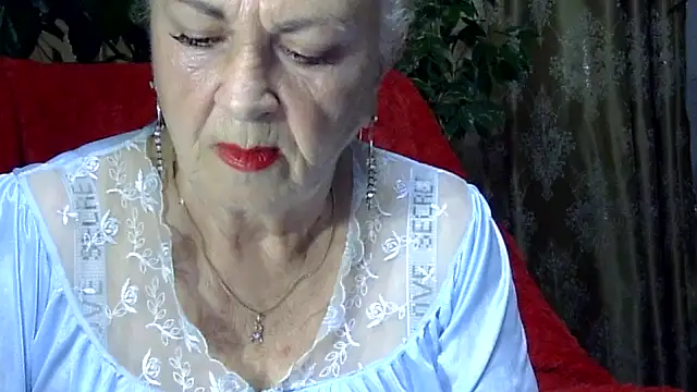 Emma52610 online show from November 18, 7:42 am