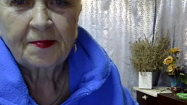 Snapshot of Emma52610 chatting on October 19, 5:26 pm Emma52610 online show from October 19, 5:26 pm