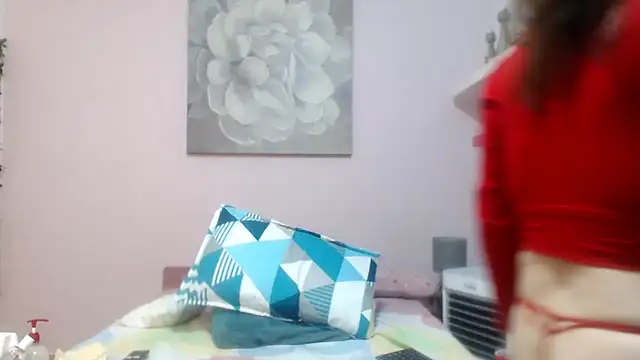 CindyCrawford online show from December 16, 3:01 am