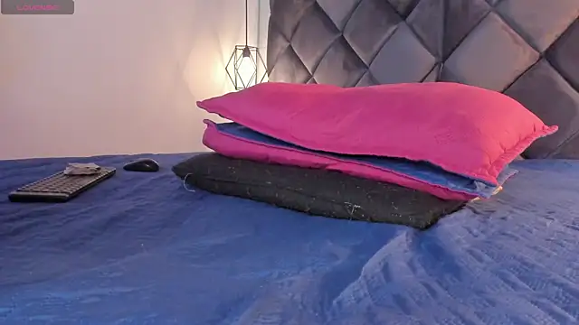 moonsweet1 online show from November 6, 6:14 pm