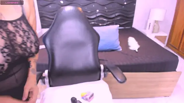 laura riley online show from November 22, 11:35 am