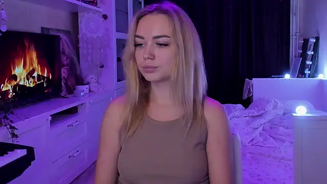 MaryDreaminess online show from October 11, 8:33 pm