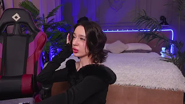 Devilinee online show from December 19, 7:55 am