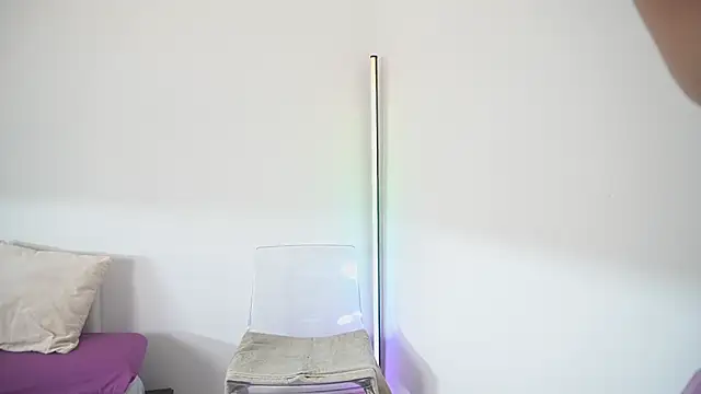 new dee online show from October 4, 1:50 pm