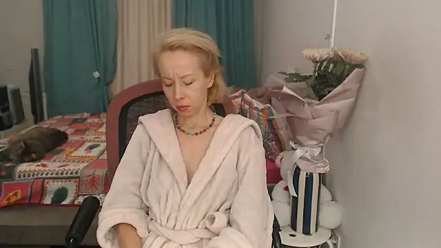 LuxuryNika online show from October 18, 6:42 pm