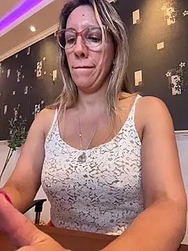 Gatitacarlita online show from February 28, 5:56 pm