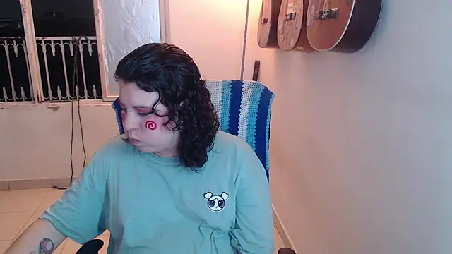 Snapshot of Smoke_trip_Alicia chatting on October 23, 4:40 am Smoke trip Alicia online show from October 23, 4:40 am