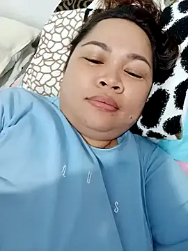 XXLorie 02 online show from December 2, 8:55 pm