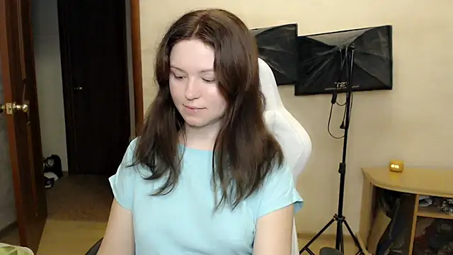 Snapshot of BettyGinger chatting on October 21, 8:35 pm BettyGinger online show from October 21, 8:35 pm