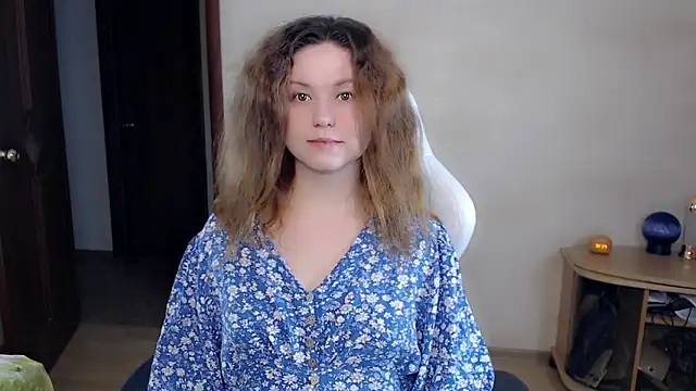 Snapshot of BettyGinger chatting on September 14, 8:29 pm BettyGinger online show from September 14, 8:29 pm