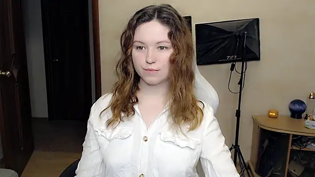 Snapshot of BettyGinger chatting on October 16, 8:00 pm BettyGinger online show from October 16, 8:00 pm