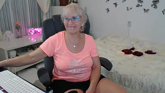 Snapshot of Ghertrude52 chatting on September 26, 5:16 am Ghertrude52 online show from September 26, 5:16 am