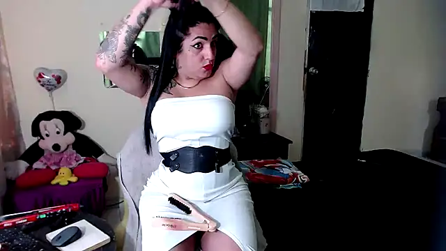 Sashaferrari2000 online show from November 20, 4:30 pm