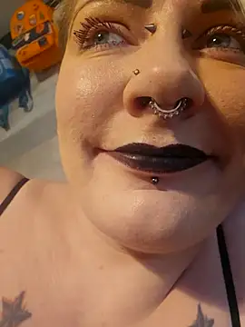 PinkTheHawk online show from February 7, 11:52 pm