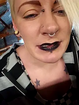 PinkTheHawk online show from December 16, 9:15 am