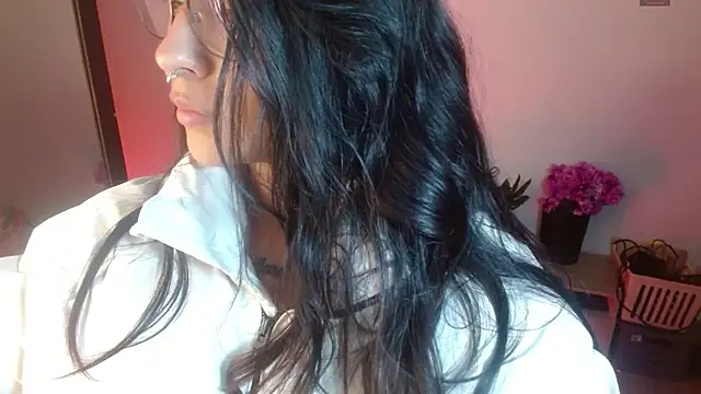 Snapshot of karlavittar chatting on October 14, 2:19 pm karlavittar online show from October 14, 2:19 pm