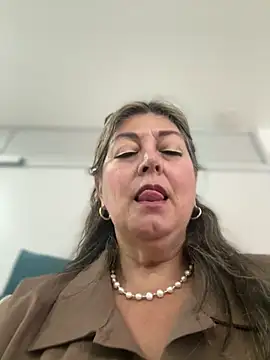 emma tour online show from November 1, 4:00 pm