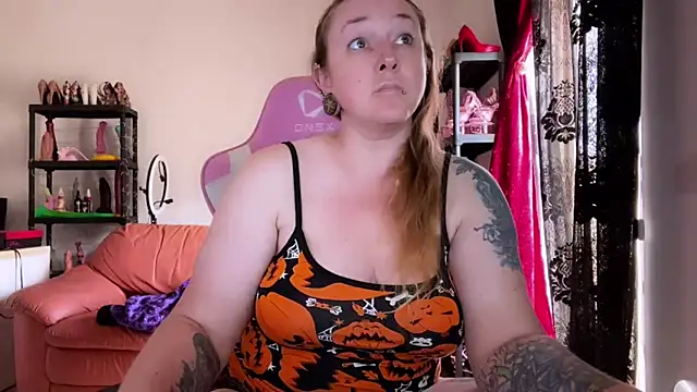 kisicaxx online show from November 2, 1:25 pm