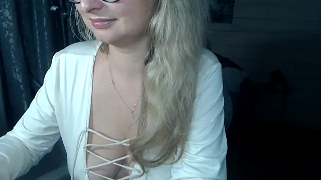 RubiLakros online show from September 12, 9:11 pm