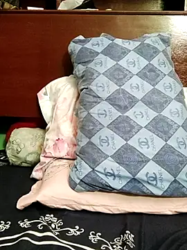 QueenSoreal online show from April 6, 4:30 pm