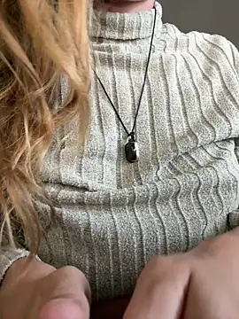 Snapshot of Heidi_Harper chatting on September 24, 3:44 pm Heidi Harper online show from September 24, 3:44 pm