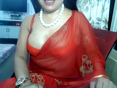 Snapshot of yourradhika chatting on October 7, 5:28 pm yourradhika online show from October 7, 5:28 pm