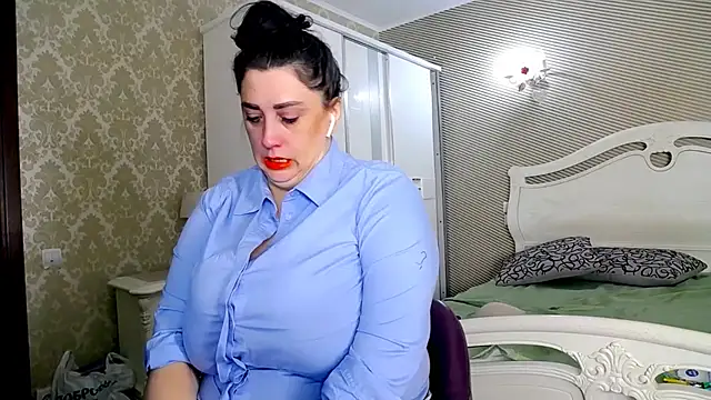 Evelyn Shy online show from January 13, 10:41 am