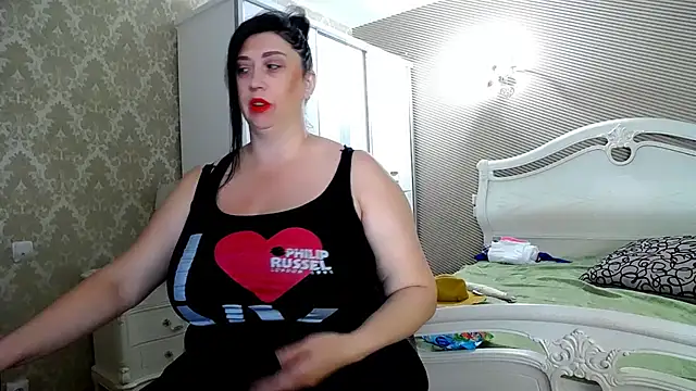 Evelyn Shy online show from October 28, 7:36 am