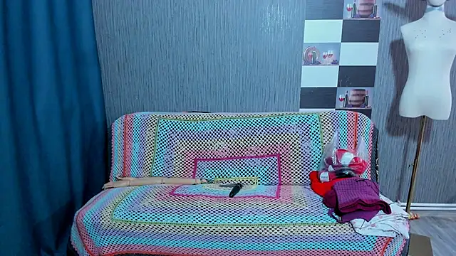 pa1e pr1ncess online show from December 4, 2:30 pm