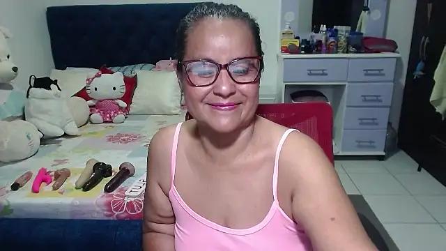 Snapshot of pervert_mommy_ chatting on October 1, 11:37 am pervert mommy online show from October 1, 11:37 am