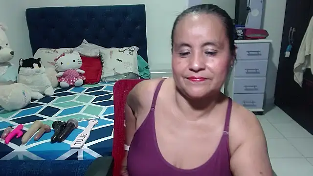 Snapshot of pervert_mommy_ chatting on October 8, 11:58 am pervert mommy online show from October 8, 11:58 am