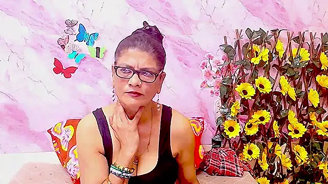 IndianAllure online show from December 4, 5:42 am