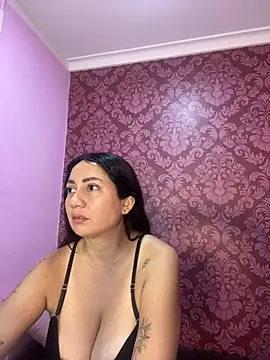 Snapshot of juliana_diaz chatting on October 14, 11:24 am juliana diaz online show from October 14, 11:24 am